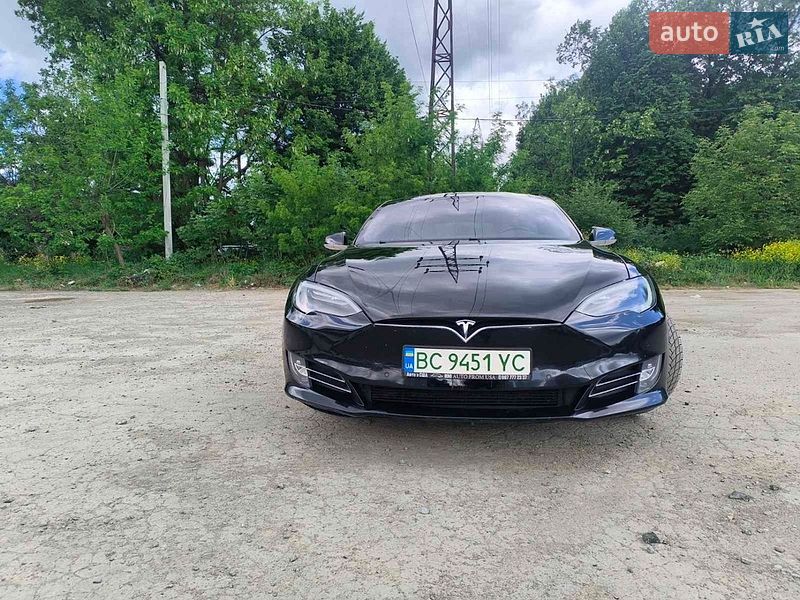 Ліфтбек Tesla Model S 2016 в Львові