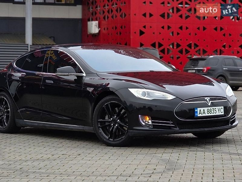Лифтбек Tesla Model S 2013 в Тернополе