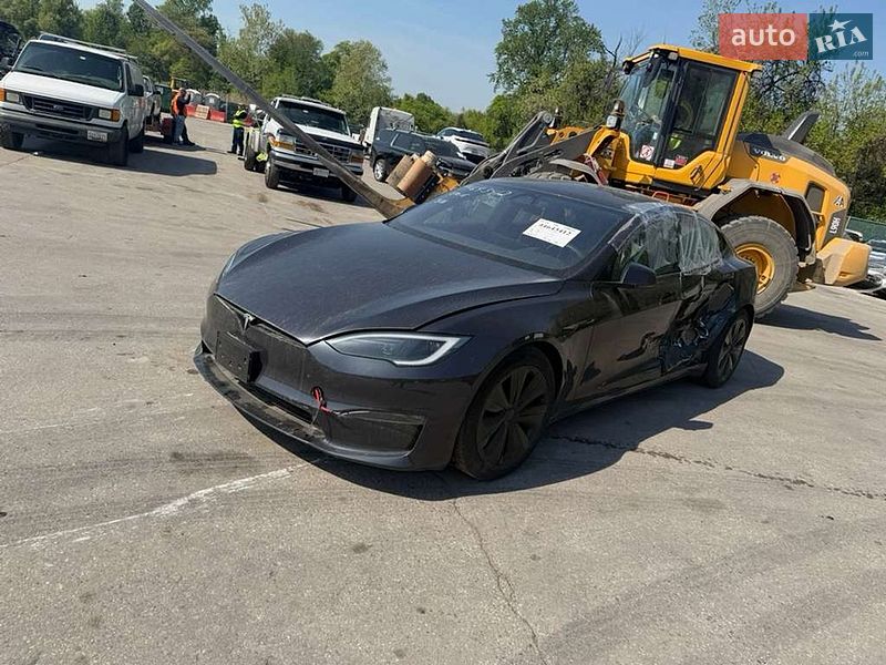 Лифтбек Tesla Model S 2024 в Львове