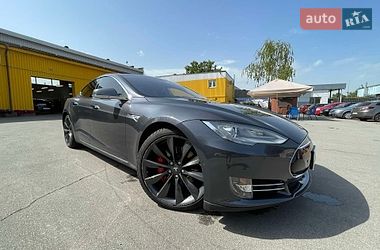 Лифтбек Tesla Model S 2015 в Чернигове