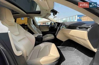 Лифтбек Tesla Model S 2015 в Чернигове