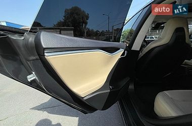 Лифтбек Tesla Model S 2015 в Чернигове