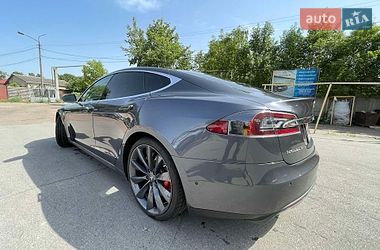 Лифтбек Tesla Model S 2015 в Чернигове фото 13 Лифтбек Tesla Model S 2015 в Чернигове