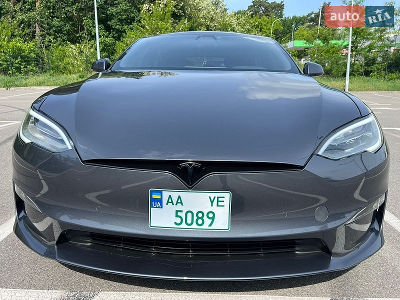 Лифтбек Tesla Model S 2021 в Киеве