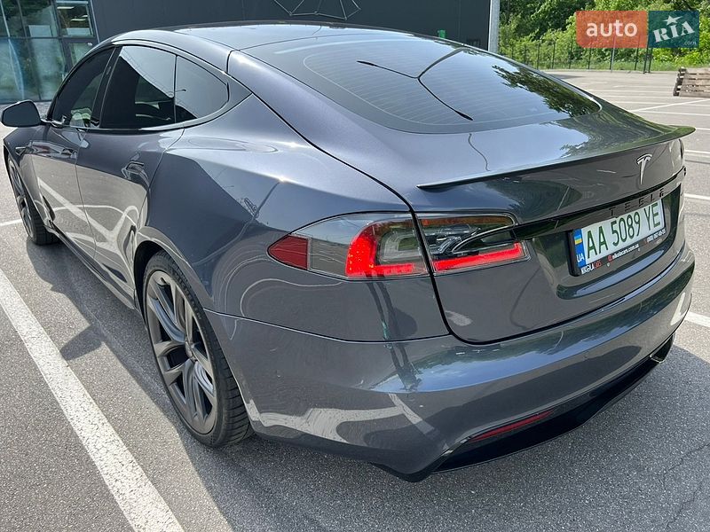 Лифтбек Tesla Model S 2021 в Киеве