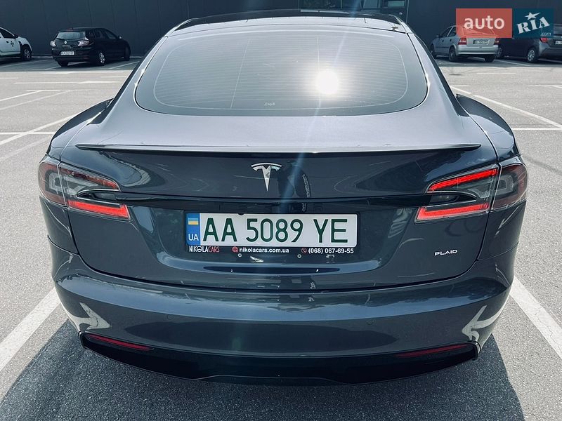 Лифтбек Tesla Model S 2021 в Киеве