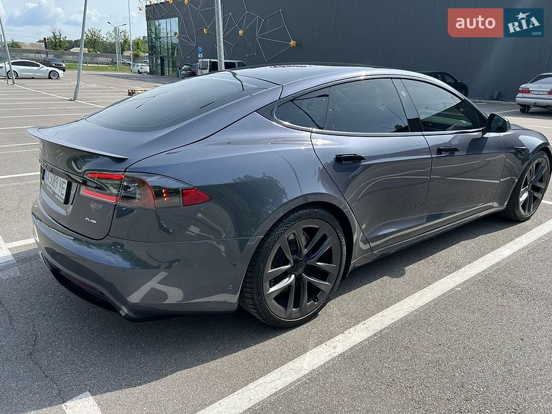 Лифтбек Tesla Model S 2021 в Киеве