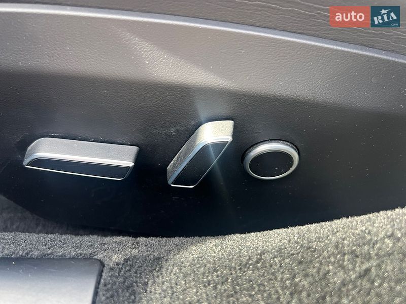 Лифтбек Tesla Model S 2021 в Киеве фото 24 Лифтбек Tesla Model S 2021 в Киеве
