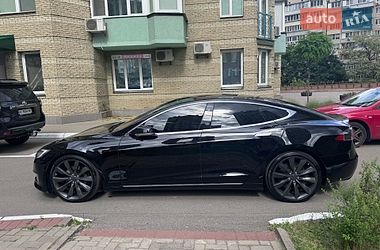 Лифтбек Tesla Model S 2017 в Киеве