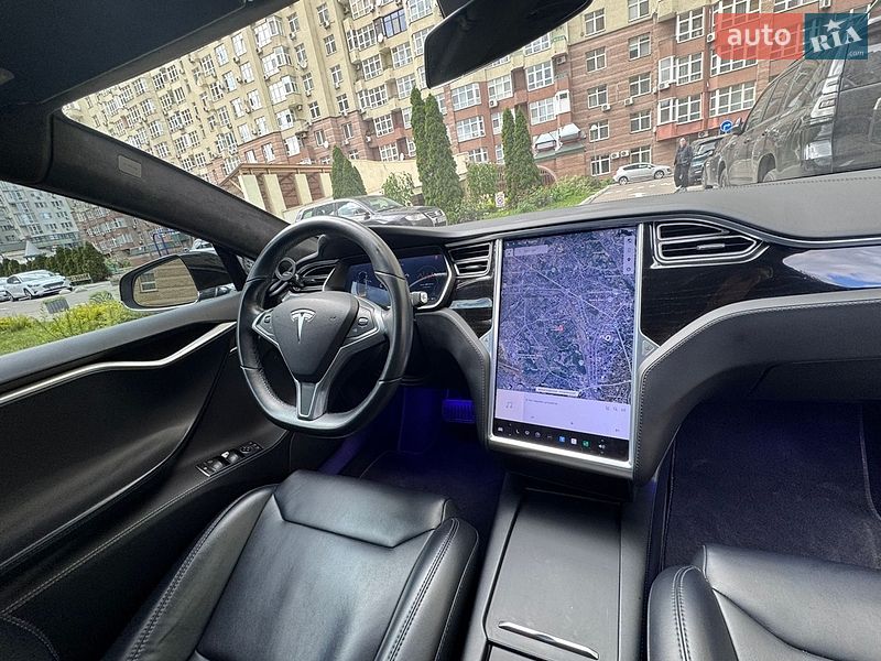 Ліфтбек Tesla Model S 2017 в Києві