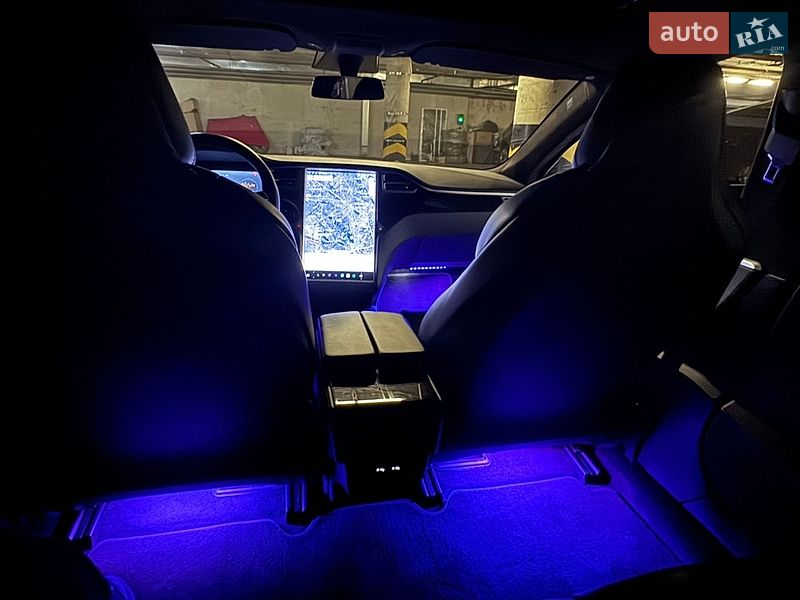 Ліфтбек Tesla Model S 2017 в Києві