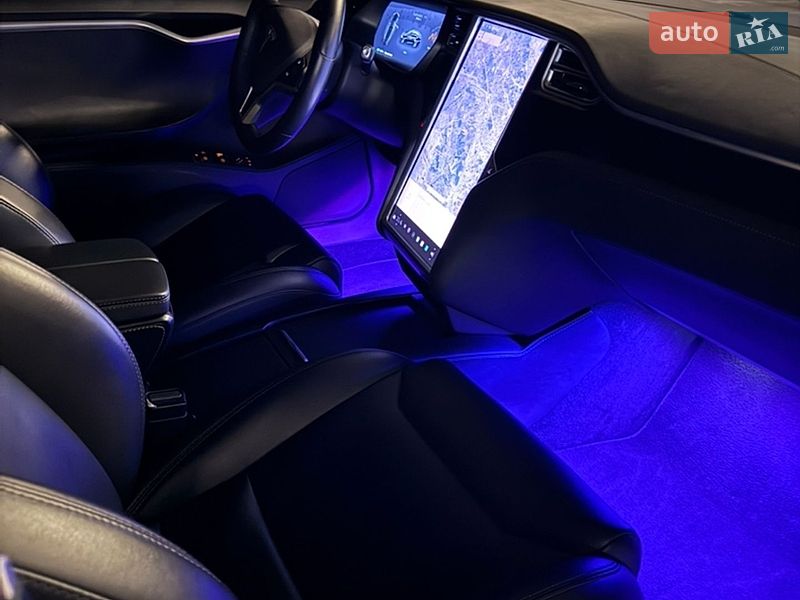 Ліфтбек Tesla Model S 2017 в Києві