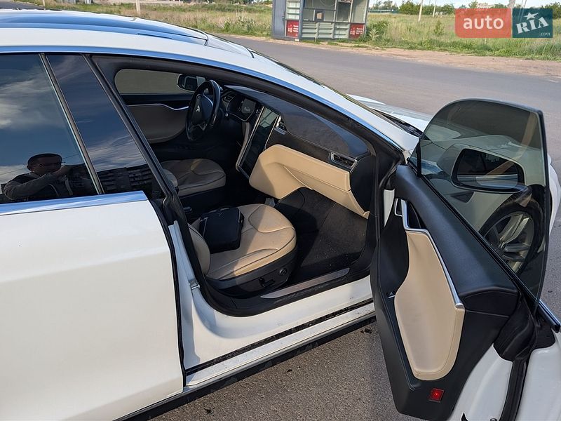 Лифтбек Tesla Model S 2014 в Чернигове фото 6 Лифтбек Tesla Model S 2014 в Чернигове