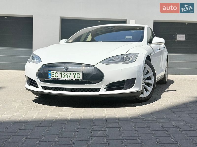 Ліфтбек Tesla Model S 2016 в Тернополі