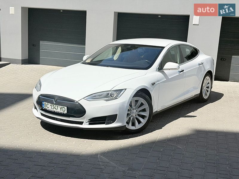 Ліфтбек Tesla Model S 2016 в Тернополі