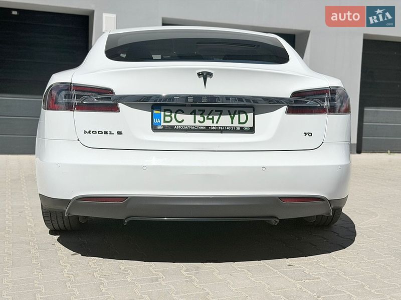 Ліфтбек Tesla Model S 2016 в Тернополі