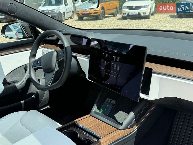 Лифтбек Tesla Model S 2023 в Стрые