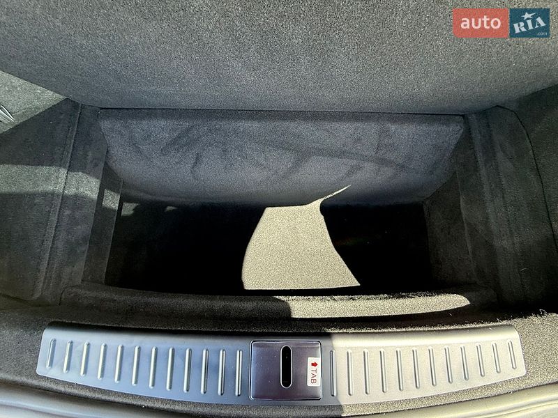 Лифтбек Tesla Model S 2023 в Стрые