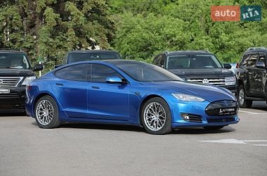 Ліфтбек Tesla Model S 2015 в Харкові