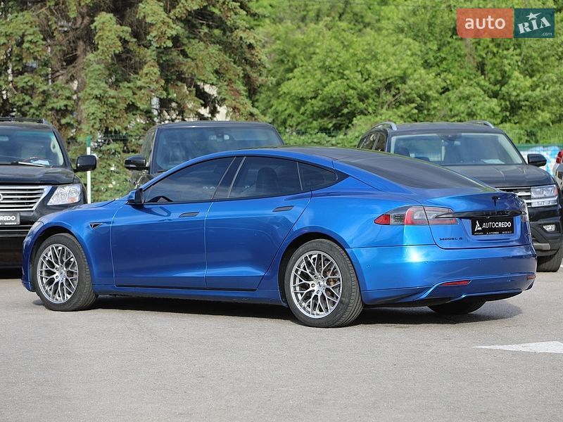 Ліфтбек Tesla Model S 2015 в Харкові