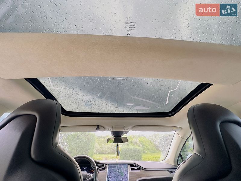 Ліфтбек Tesla Model S 2016 в Дніпрі фото 26 Ліфтбек Tesla Model S 2016 в Дніпрі