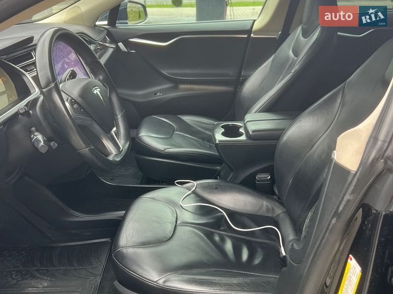 Лифтбек Tesla Model S 2014 в Черновцах фото 37 Лифтбек Tesla Model S 2014 в Черновцах