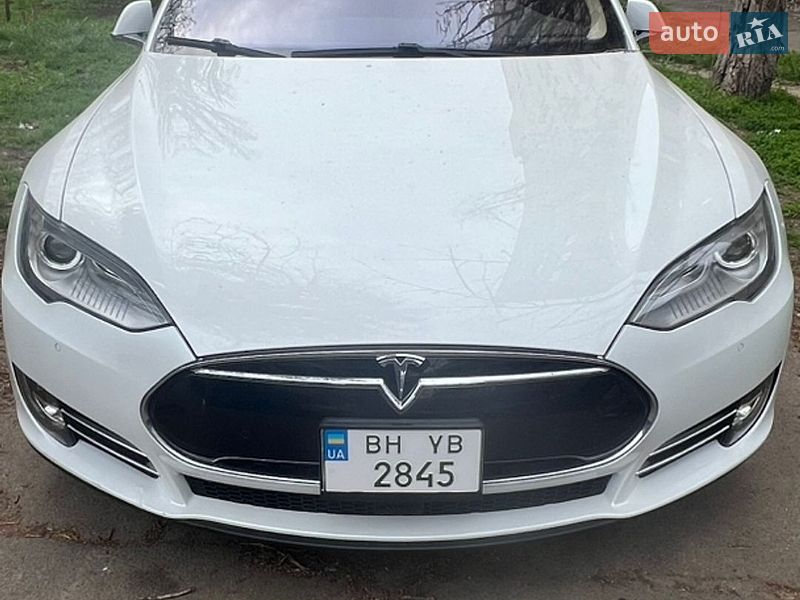 Ліфтбек Tesla Model S 2015 в Одесі