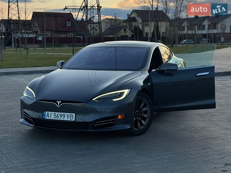 Tesla Model S 2016