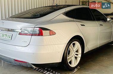 Ліфтбек Tesla Model S 2016 в Вінниці