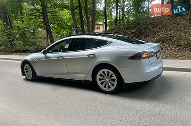 Ліфтбек Tesla Model S 2015 в Львові