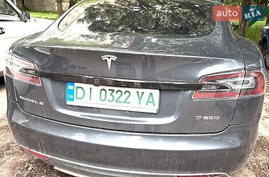 Лифтбек Tesla Model S 2015 в Чернигове