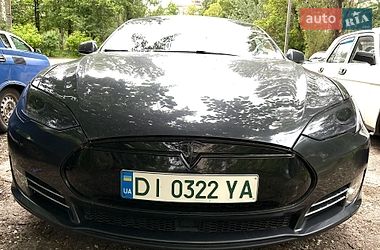 Лифтбек Tesla Model S 2015 в Чернигове