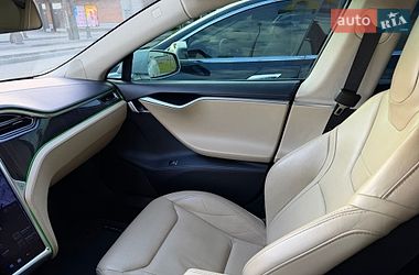 Лифтбек Tesla Model S 2013 в Львове