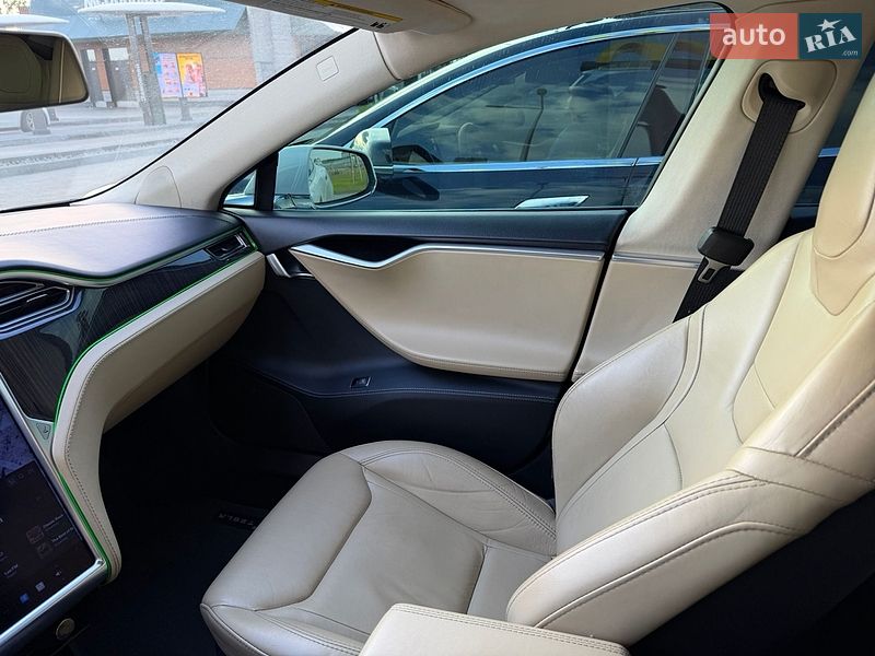 Лифтбек Tesla Model S 2013 в Львове