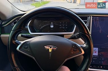 Лифтбек Tesla Model S 2013 в Львове