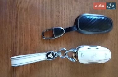 Лифтбек Tesla Model S 2017 в Львове