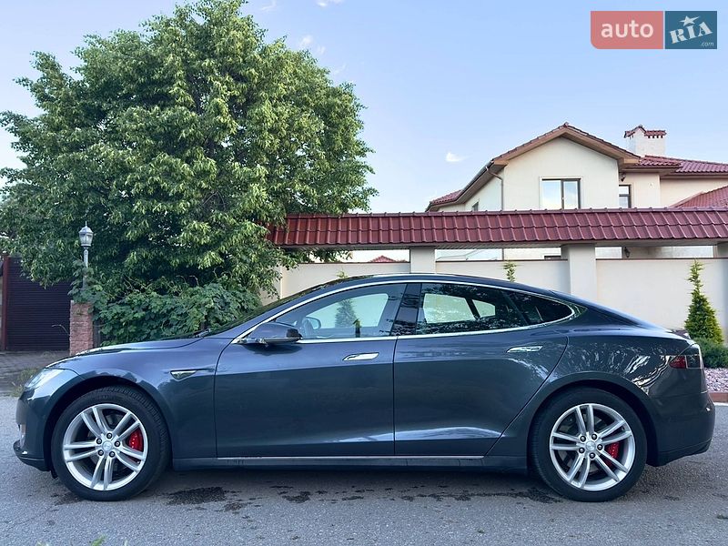 Лифтбек Tesla Model S 2014 в Одессе