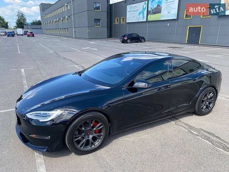 Лифтбек Tesla Model S 2021 в Киеве