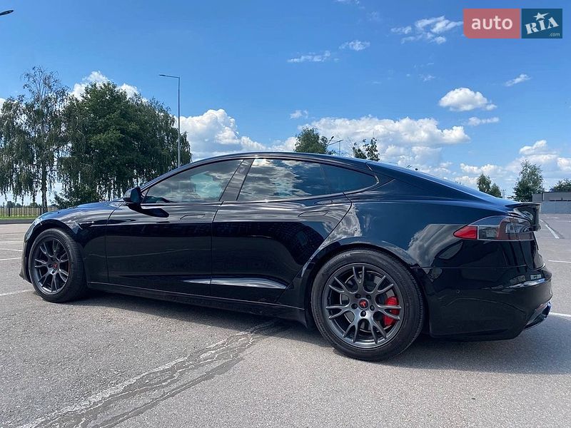 Лифтбек Tesla Model S 2021 в Киеве