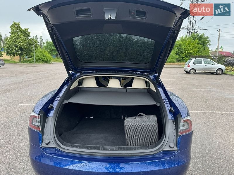 Лифтбек Tesla Model S 2018 в Днепре фото 10 Лифтбек Tesla Model S 2018 в Днепре