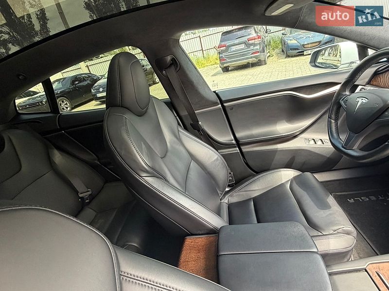 Лифтбек Tesla Model S 2020 в Днепре