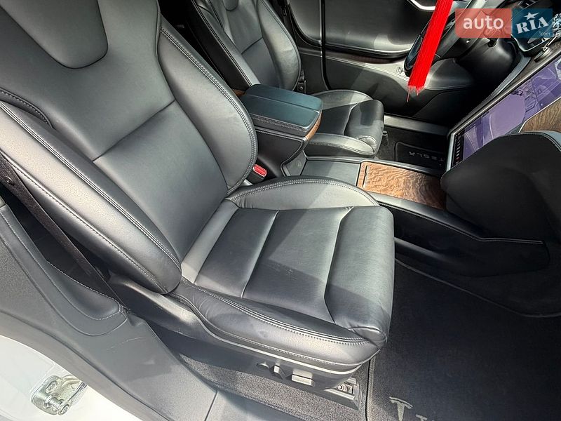 Лифтбек Tesla Model S 2020 в Днепре