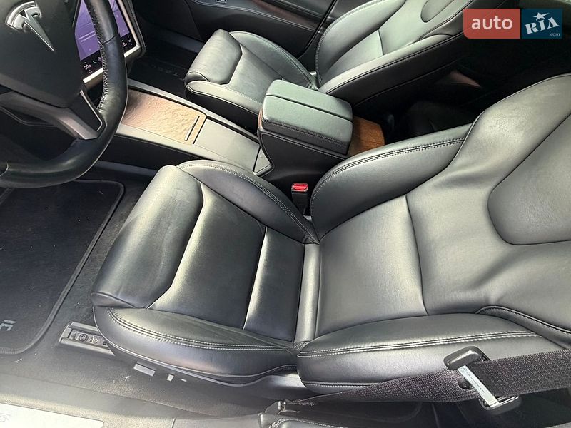 Лифтбек Tesla Model S 2020 в Днепре