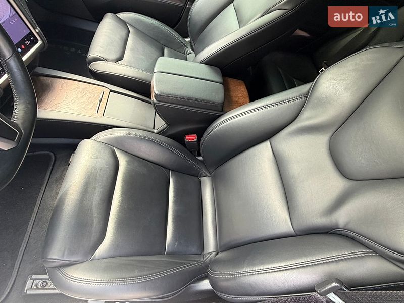 Лифтбек Tesla Model S 2020 в Днепре