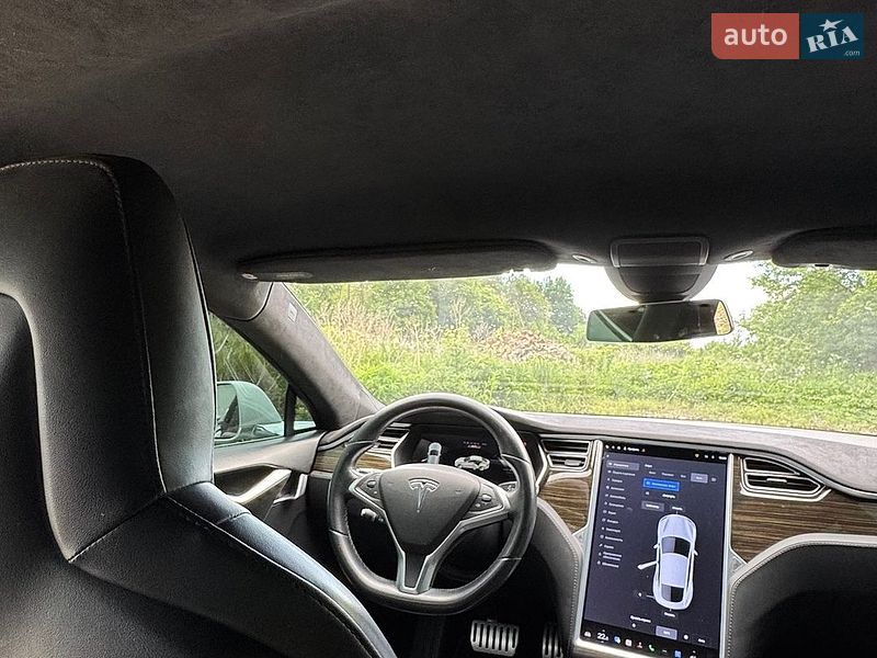 Ліфтбек Tesla Model S 2015 в Києві