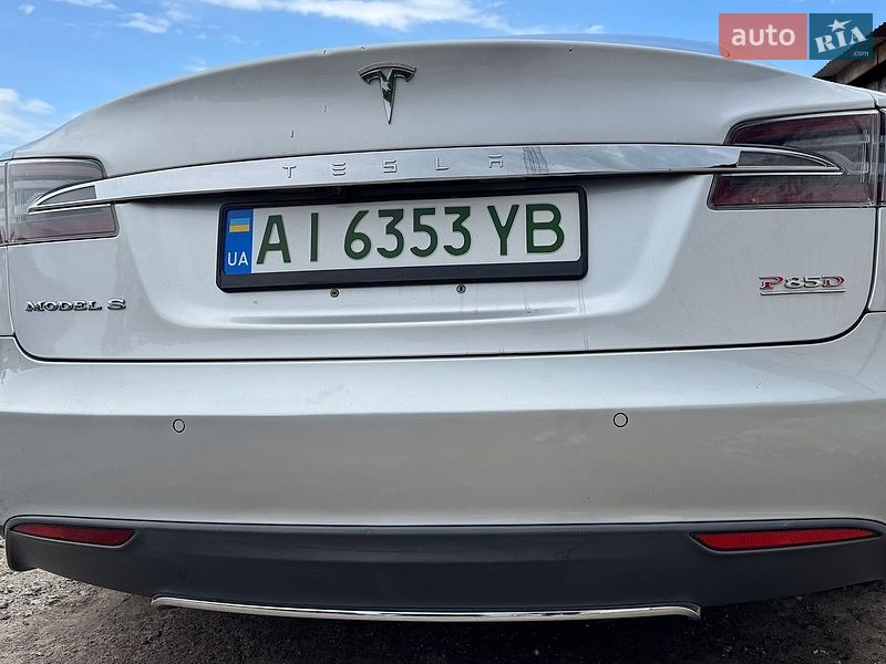 Ліфтбек Tesla Model S 2015 в Києві