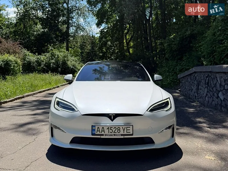 Tesla Model S 2021