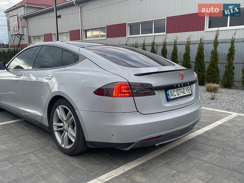 Лифтбек Tesla Model S 2012 в Луцке