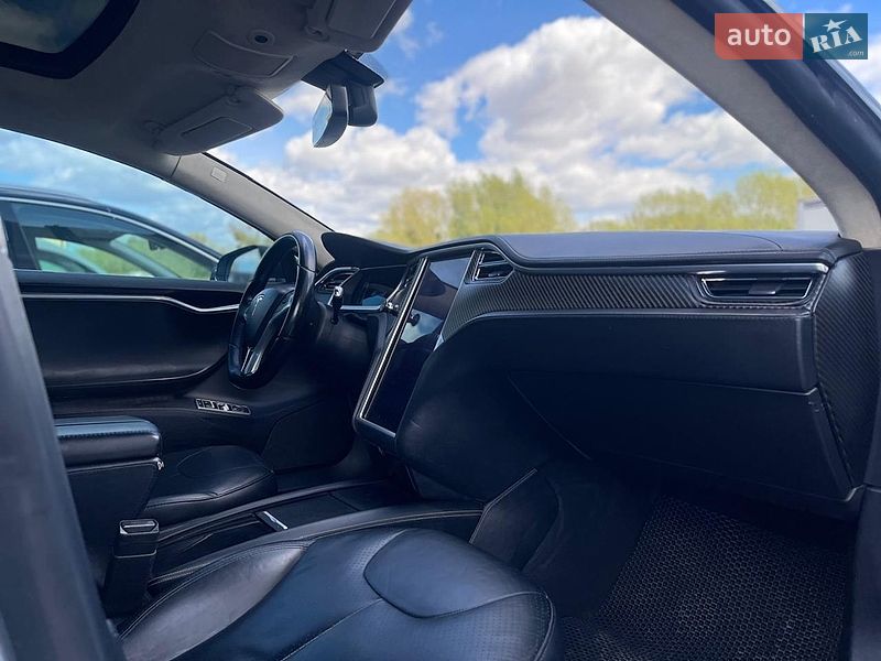 Лифтбек Tesla Model S 2012 в Луцке