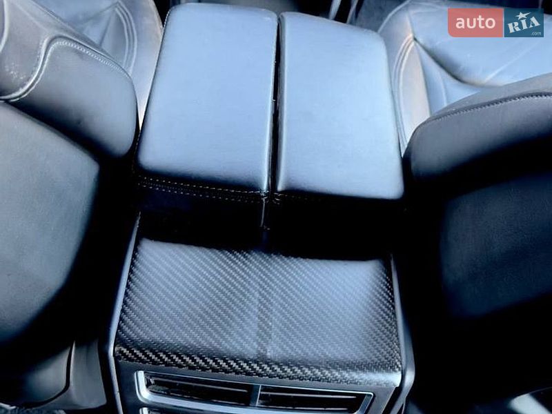 Лифтбек Tesla Model S 2015 в Киеве